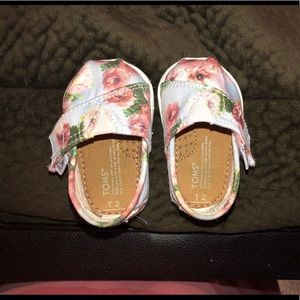 Floral Baby Tom’s